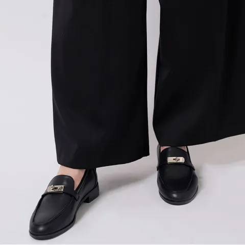 [신비][최초가238,000]소가죽 버클 포인트 클래식 로퍼_SLLF240203