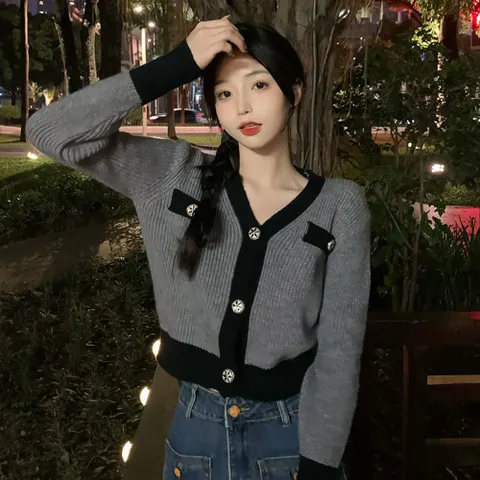 여신 데이트 러블리 그레이 숏 크롭 가디건 니트티