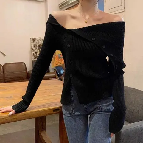 [하프클럽] 여자 청바지 검은색티티셔츠추천 오프숄더