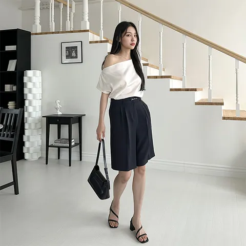 [최초가 79,000원]아델린 버뮤다 핀턱 하프 팬츠