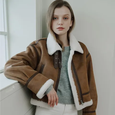 [최초가: 129000원]신세틱 스웨이드 크롭 무스탕 자켓 [베이지]_LMOJK04E2BE