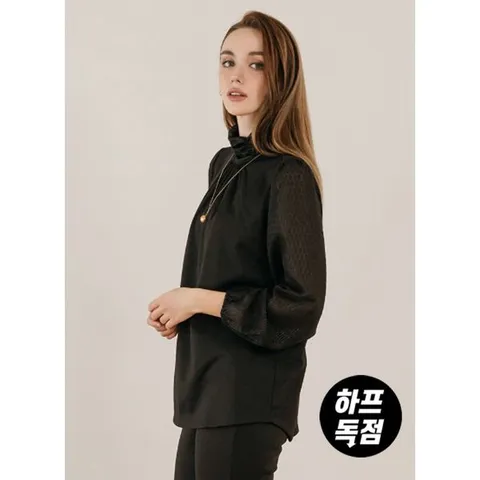 [하프클럽] 셔링 하이넥 블랙 블라우스