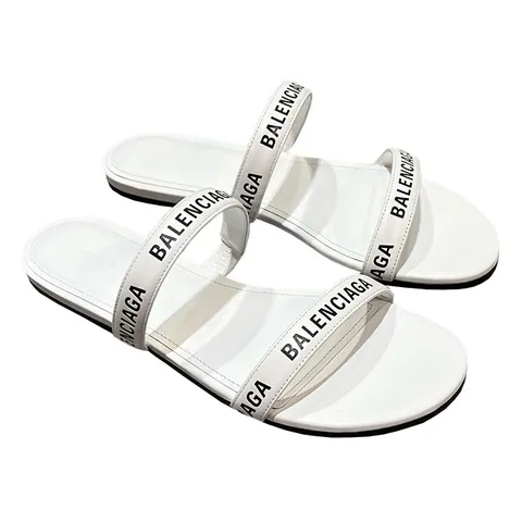 [명품] 22FW  라운드 플랫 로고 스트랩 가죽 샌들 슬리퍼 화이트 694999 WCAE1 9010