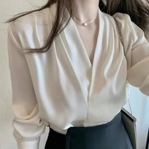 [브리치] 허그허그 / v넥 자수 새틴 2color 셔츠