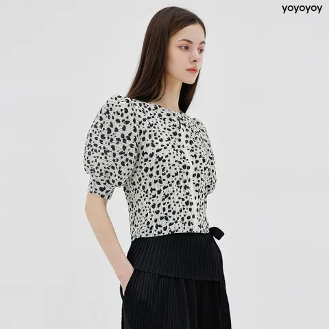yoyoyoy여성[최초가 155000원] 레오파드 프린트 퍼프 플리츠 블라우스 아이보리_AJ04WNPBL03