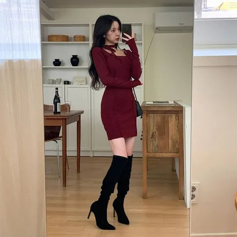 [하프클럽] 여자 크리스마스룩 레드 절개 스퀘어넥 미니 원피스