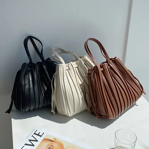 브리사 20대 여성 가죽 가방 데일리 숄더백 크로스백