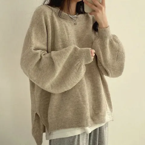 에이바 오버핏 밑단 트임 니트