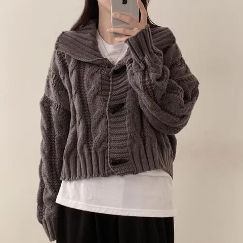 [브리치] 피치모드 / 위티 카라 떡볶이 꽈배기 오버핏 크롭 니트 가디건