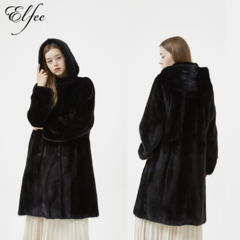 [롯데백화점]후드 스킨온스킨 블랙 밍크 휘메일 코트(E7W3EC08)