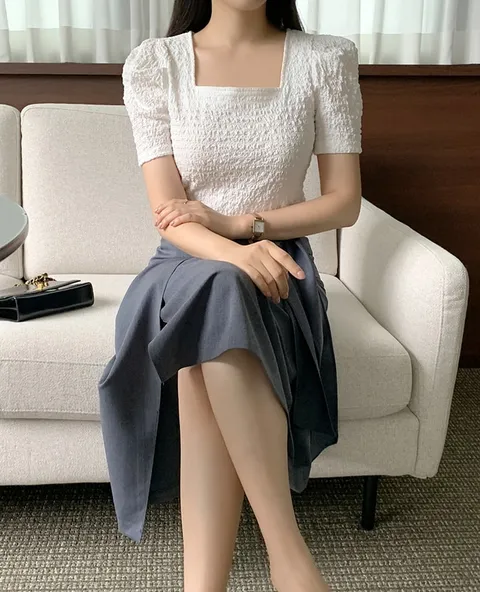 [브리치] 더제이수 / 슈에르 엠보 블라우스