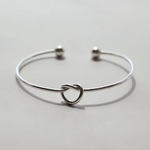 제이로렌 9B0715 실버 매듭 꼬임 펜던트 뱅글 팔찌