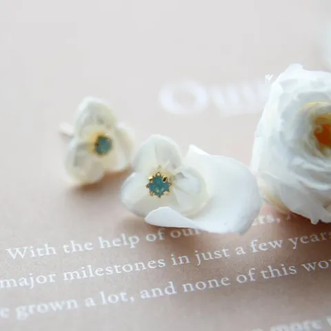 제이로렌 91M01994 민트 스와로브스키 자개꽃 귀걸이