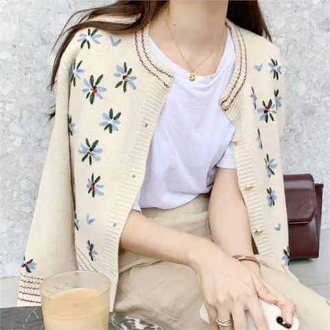 [하프클럽/드레스날다]아기자기 플로럴 자수 골드버튼 니트 가디건mknit1290