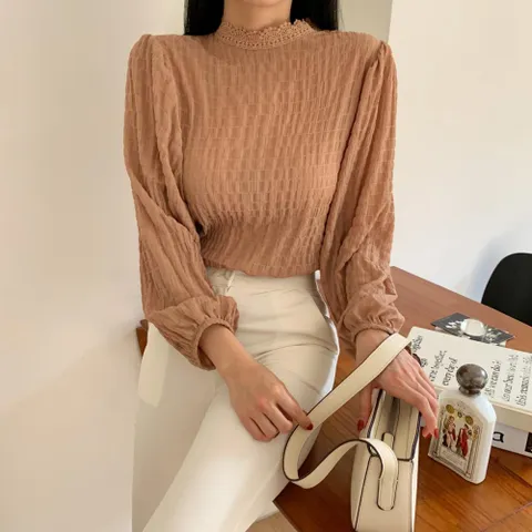 [옷자락] 여자 데일리 깔끔한 여친룩 레이스 퍼프 블라우스