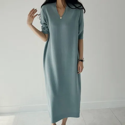 [하프클럽/어반프랑]커린 양두 5부 브이넥 비스코스 루즈핏 반팔 롱 니트 원피스