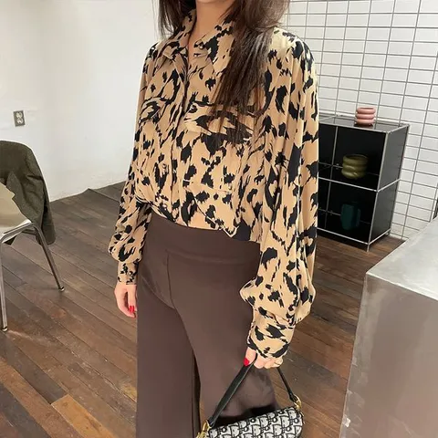[하프클럽/쮸샵 ]레오파드 블라우스