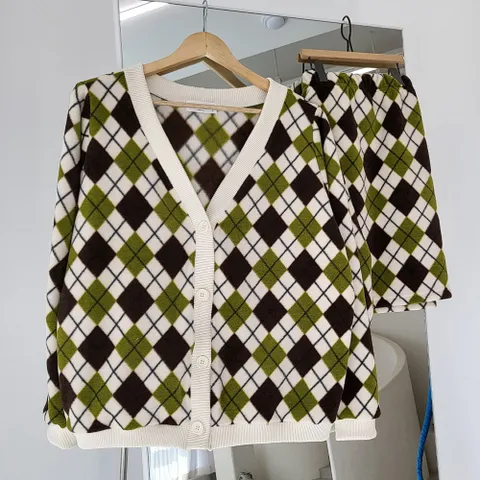 아이우먼 치마아가일가디건세트 DLG174M112 빅사이즈