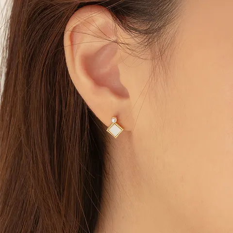 [김연아 공승연 서예지 착용] Color stud with pearl E495