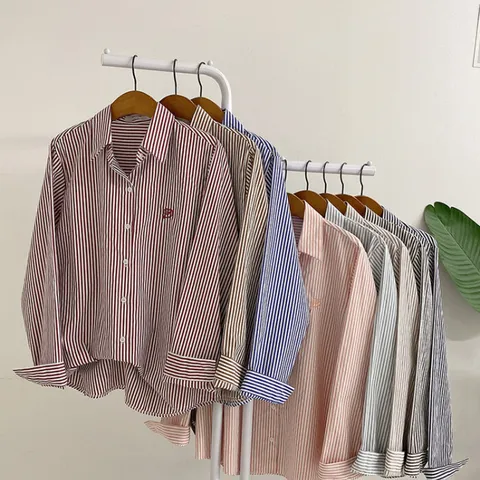 [브리치] 허니제이 / 테크 컬러 스트라이프 자수 여유핏 롱 셔츠(8color)