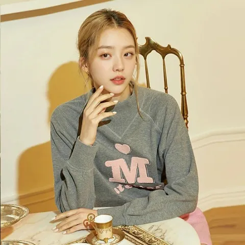 [최초가 89,900원][르포엠]파리지엥 부클 자수 레터링 기모 스웨트 셔츠 2종세트