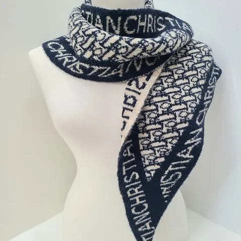 [애슬릿] 여성 크리스 울 니트 삼각 숄 머플러