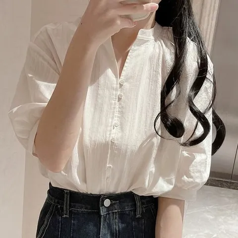 어썸풀 여성용 세마터키 브이넥 셔링 자수 블라우스 A26SMBL040809
