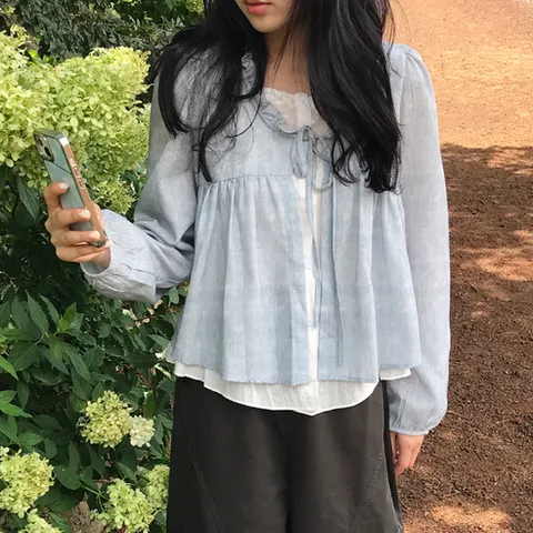 페트리코어 일체형 레이어드 프릴 스트라이프 블라우스