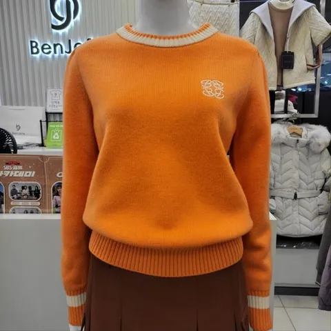 벤제프골프(동수원점)"겨울"러블리함을 느낄수 있는 로고 포인트 풀오버BP5MWSP703