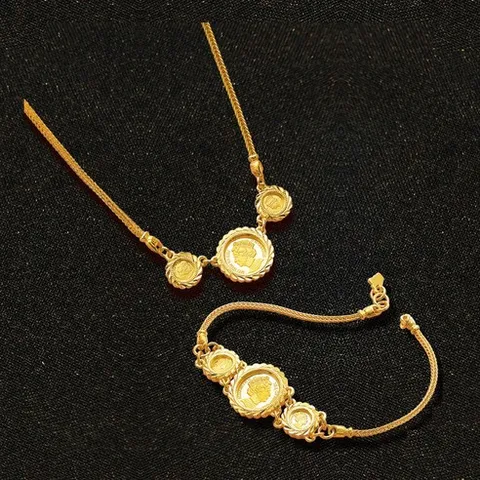 153골드 [최신]24K 순금 엘리자베스 3구 코인목걸이 팔찌 각각 18.75g(5돈)팔찌 18.75g(5돈) 목걸이. 합 37.5g(10돈)