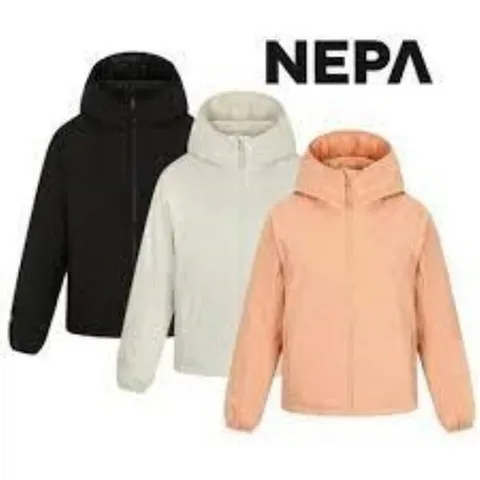 네파(여성) NC일산 중공 구조의 원사로 이루어진 충전재로 추운 날씨에도 몸을 따뜻하게 보호하는 테라텍트 인슐레이션 패딩 자켓 7J60963E_NI