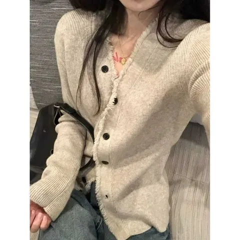 이혼할결심 13회 오윤아 가디건 브이넥 베이지 니트 수술 레이어드 캐주얼