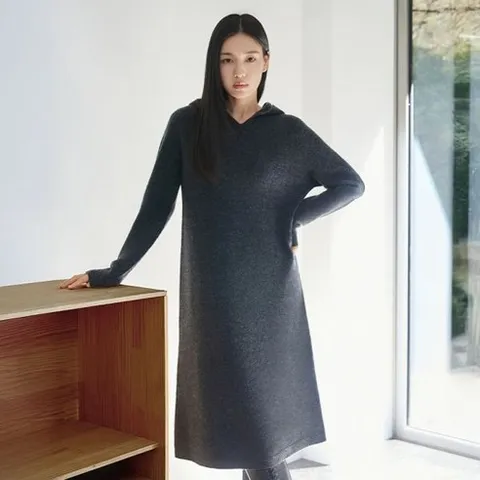 셀렙샵에디션 25FW 메리노울100 홀가먼트 후드원피스