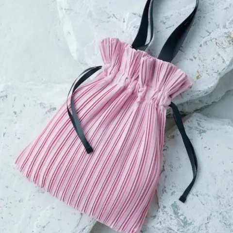 이상봉 플리츠 스몰 백