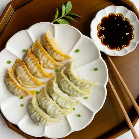 [천안 만두의달인] 미미제면소 수제김치만두 1팩 (24개/480g), 매콤 김치만두