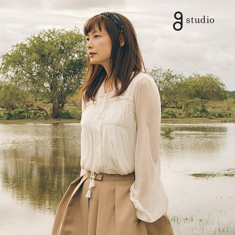 지스튜디오 25SS 보호 셔링 블라우스