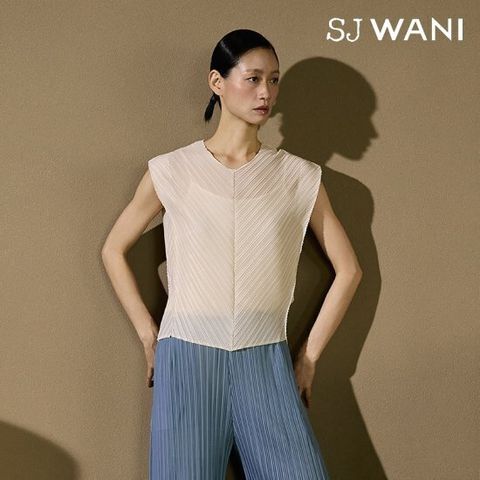 SJ와니 25SS 플리츠 슬리브리스 블라우스 1종 [런칭 가격 79,900원]