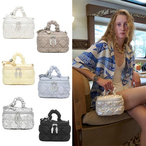 칼린 위니 (WINNIE) 코스매틱백 H75137010