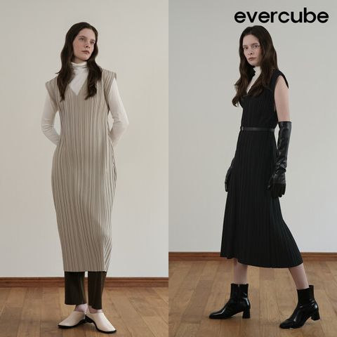 에바큐브 크리스탈플리츠 브이넥 원피스