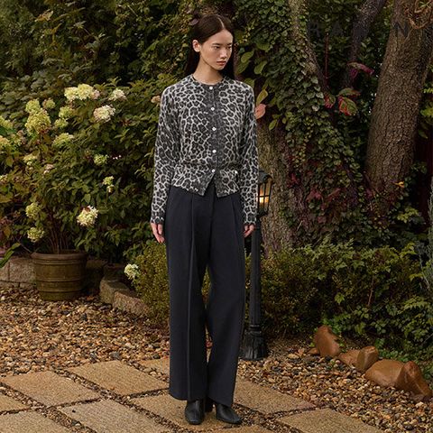 로우앤 25FW 프리미에르 캐시미어 블렌딩 기모 핀턱 팬츠 1종