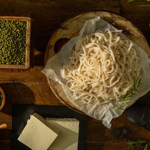 [한둘푸드] 쫄깃 3단압출 두부면 24개 (비빔소스10개+멸치스프7개+얼큰스프7개+들기름막국수소스 5개)