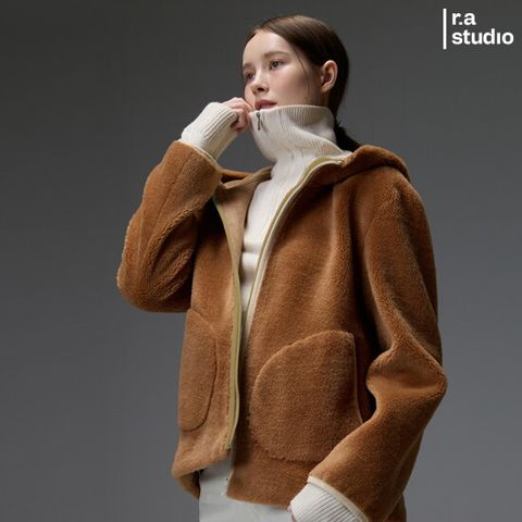 라스튜디오 25FW 아일랜드산 양모100 여성 후드점퍼