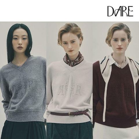 [카드 5%할인][런칭가 179,000원]디아레 화이트캐시100 엠보로고 브이넥