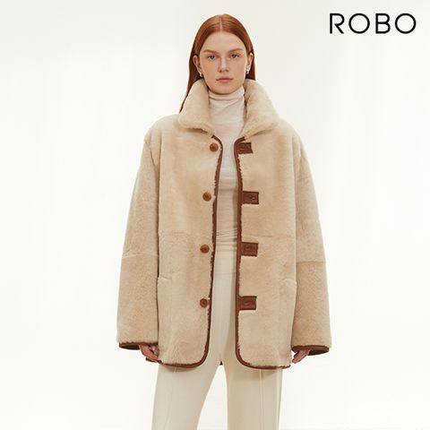 로보 25FW 리버시블 시어링 무스탕 하프코트