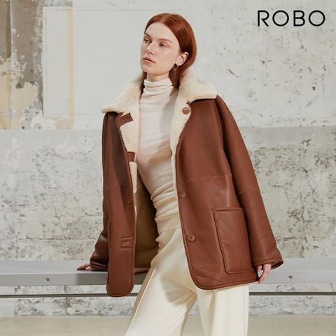 로보 25FW 리버시블 시어링 무스탕 하프코트