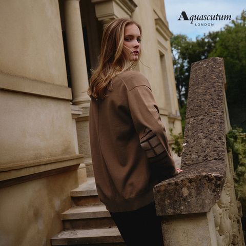 [아쿠아스큐텀] [최초가 139,900] 메리노울 체크패치 가디건 2종