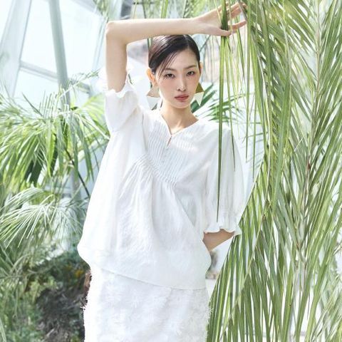 르네크루 26SS 에어리 핀턱 디테일 블라우스 2종