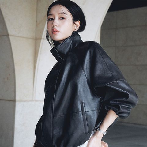 26FW FAUX레더 하이넥 셔링 점퍼