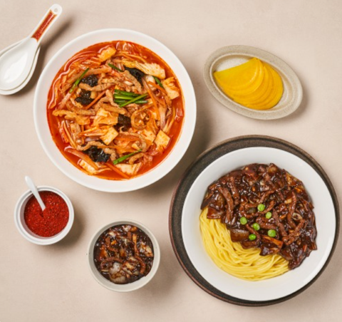 홍콩반점 고기짜장+짬뽕 760g*1개+1,160g*1개(총 4인분)