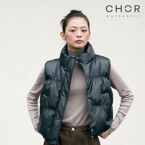 코어 어센틱 26FW FAUX 레더 다운 베스트